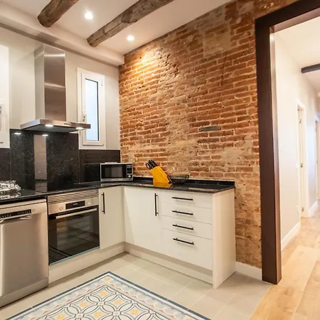 23mal1075- Beautiful 2br Near Sagrada Fa Apartment *