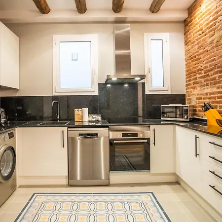 23mal1075- Beautiful 2br Near Sagrada Fa