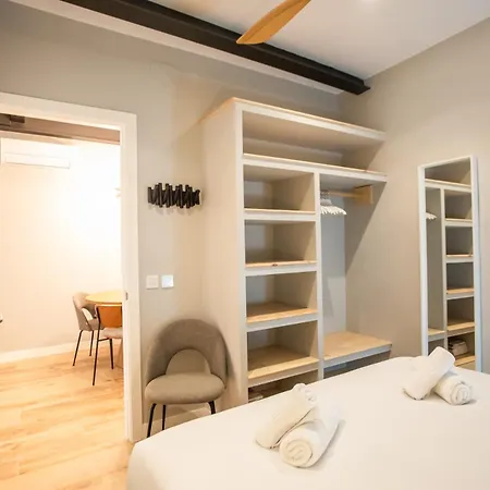 23mal1075- Beautiful 2br Near Sagrada Fa Apartment *