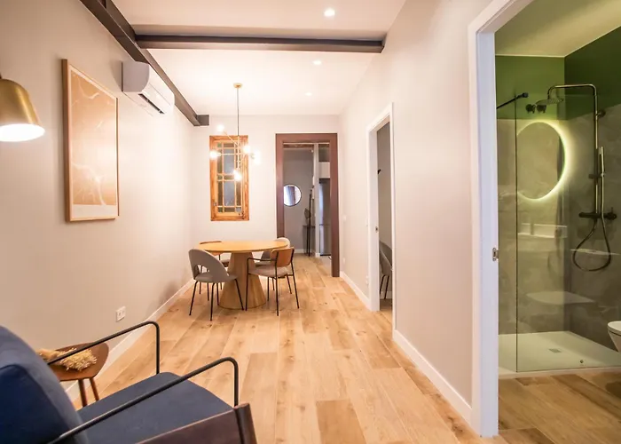23mal1075- Beautiful 2br Near Sagrada Fa * برشلونة