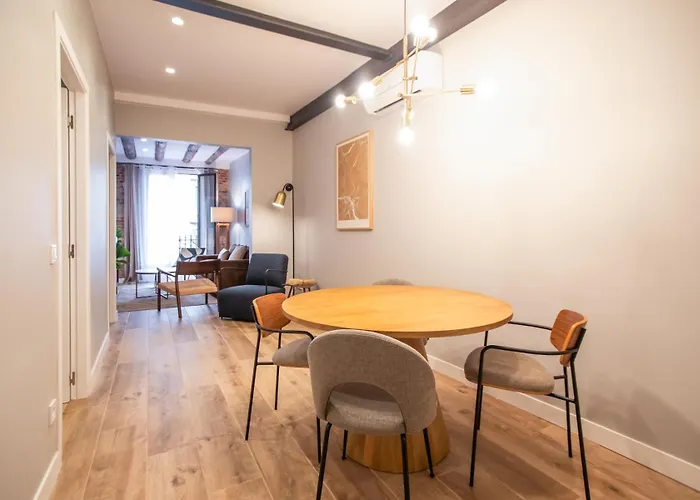 23mal1075- Beautiful 2br Near Sagrada Fa شقة