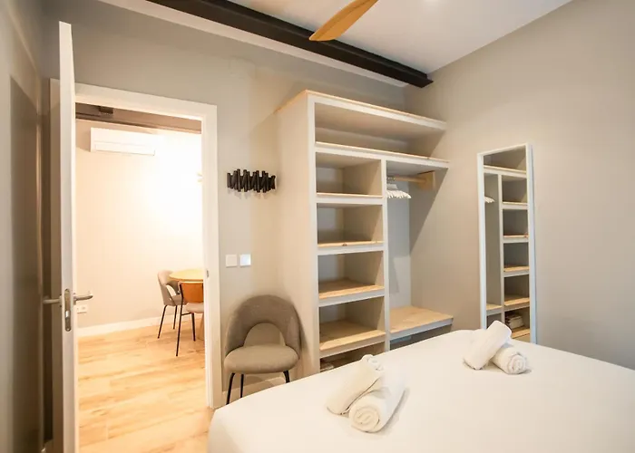 23mal1075- Beautiful 2br Near Sagrada Fa شقة *